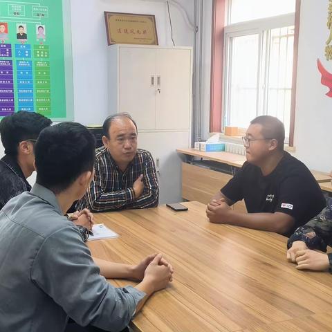 脱下戎装，暖心相迎