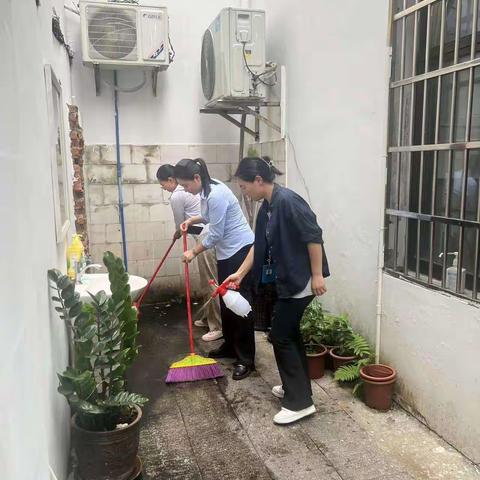 万宁市交通运输局开展防蚊灭蚊、预防登革热及环境卫生整治行动