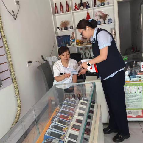 瓦房店花园储蓄所开展“保障金融权益”宣传活动