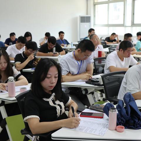 成果案例分享促提升，探索智能未来助发展——广东省2023新强师工程培训第14天简报