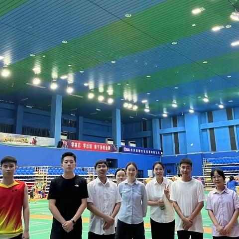 白沙县支行开展羽毛球团建活动