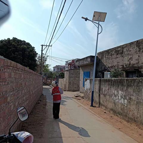 路灯不亮碍出行 网格员助力解民忧