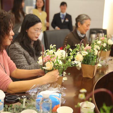 “繁花似锦”女神节｜建行金山石化支行