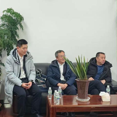 区分行党委委员、副行长吴海龙一行赴呼伦贝尔拜访内蒙古森工集团