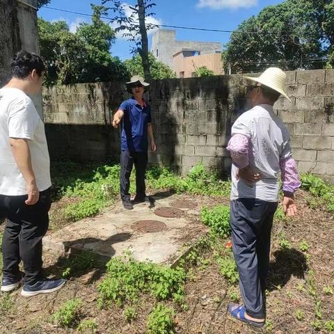 龙华区住建局赴新坡镇开展农村厕所革命实地督导工作