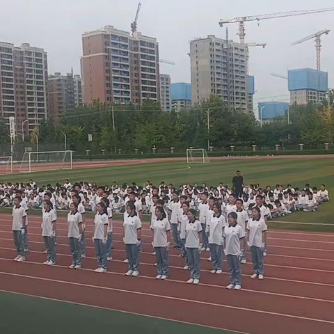 英姿飒爽展风采，队列队形亮精神———廊坊华夏幸福学校初中部队列队形比赛活动