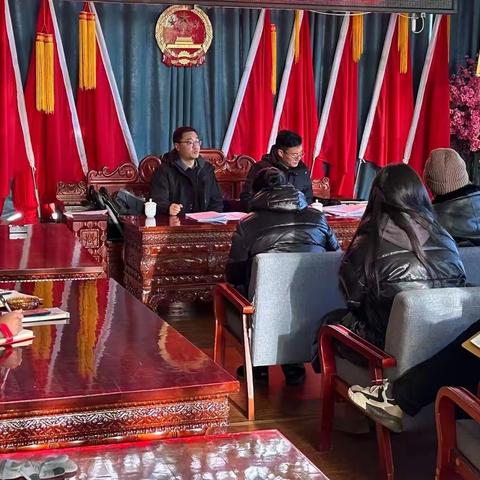 德荣玛乡召开传达学习石渠县第十四届人民代表大会第四次会会议精神