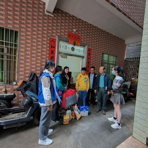 “传递希望 暖冬关爱”新市村委会走访慰问困境儿童
