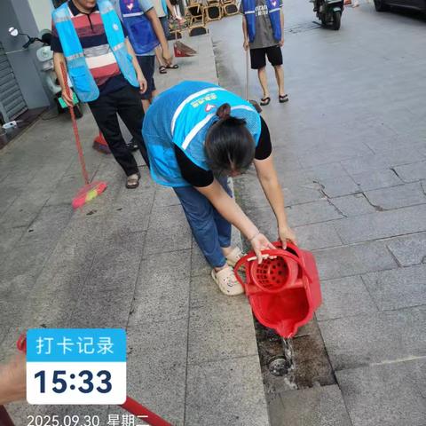 县委组织部联合跃进社区开展“两热”防控爱国卫生运动行动