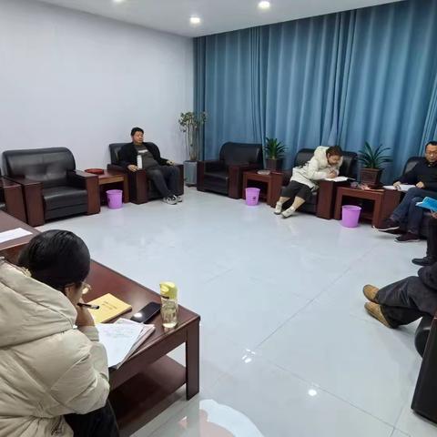 共研新课标，专业促成长 —新店二中英语组教研活动