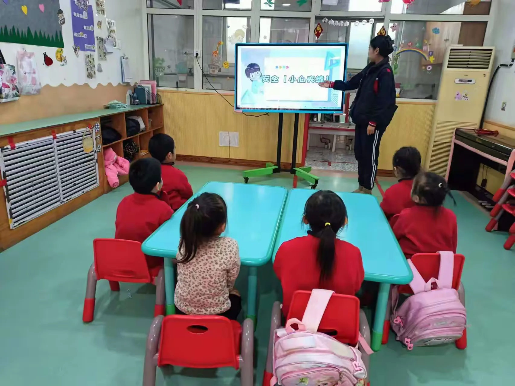 简篇-守护成长 安全“童”行——复兴幼儿园安全教育活动