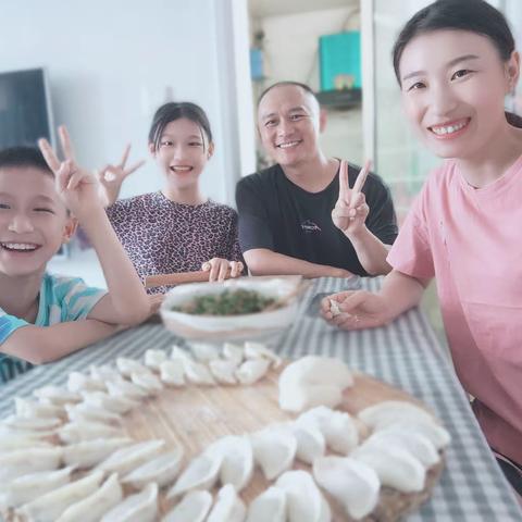 亲子美好时光💕一起下厨房—陈毅中学37级12班  孔维思