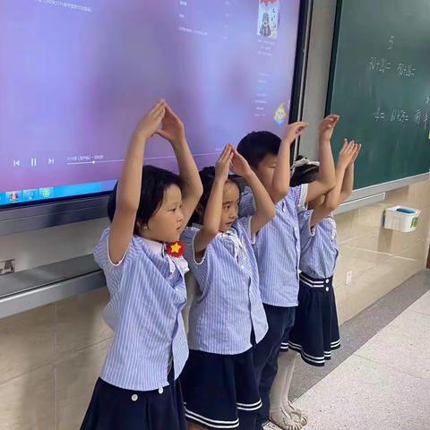 长塘里阳光小学“课桌舞”九月总结