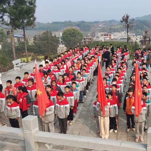 缅怀革命先烈 弘扬爱国精神——边街小学清明节祭扫活动