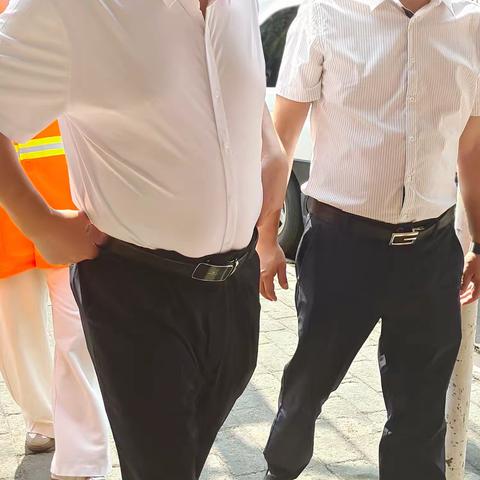 炎炎夏日送清凉，点滴关怀暖人心