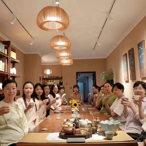 高新区苏州路支行“花香茶语”女性品茶活动