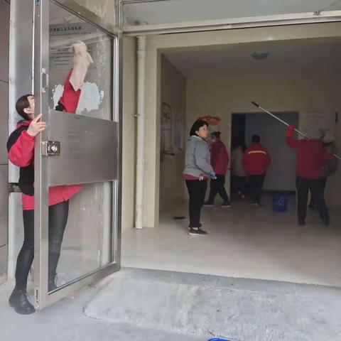 节前大扫除，家园焕新颜！