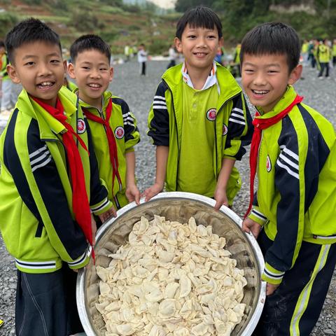 劳动践初心 竞技展风采——保靖县实验小学四年级趣味春游实践活动