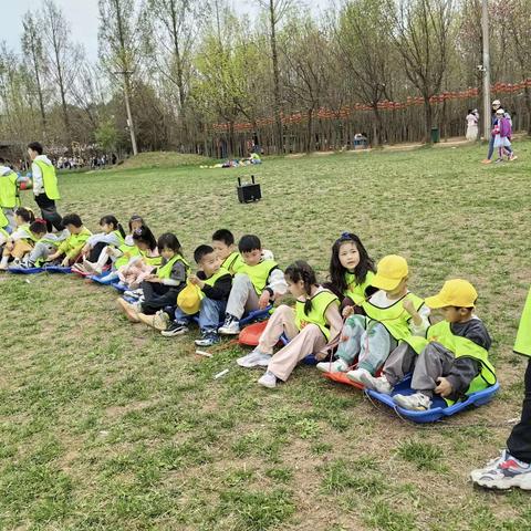 研学旅行可以帮助孩子们扩展社交圈，增强他们的人际交往和合作能力。