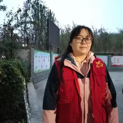 护学岗上的守护｜赵旻：为孩子撑起上学路的安全伞