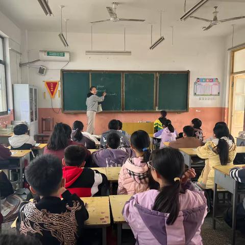 “英” 你而美 “语”你共进——刘垓子镇姜油坊小学英语听评课活动