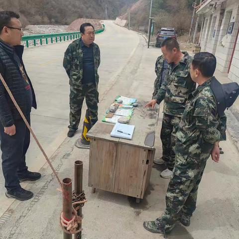 插岗梁管护中心防火科督查沙滩保护站森林防火、禁种铲毒、安全生产工作