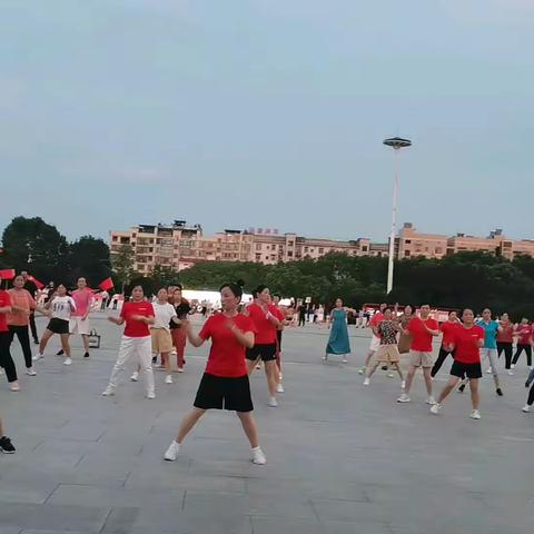全国第15个全民健身日平江天岳广场按下欢乐快门