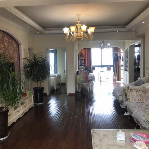 湖滨1号23楼看江看水．每个地方都看水．纯江景房3室2厅2卫精装全家具家电产权130平方149.8万