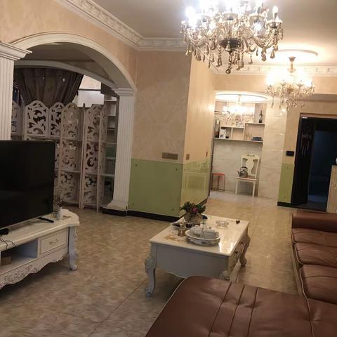 威尼斯1楼精装3室2厅2卫改成1室全部为办公吏用可开超市或麻将管产权85.4平方62.8万V6486