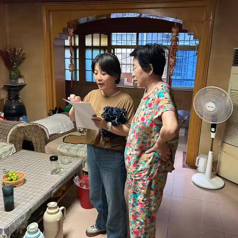 社区垃圾分类“零距离”：上门传知识，桶边守文明