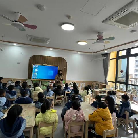 金华市婺城区秋滨街道中心幼儿园 ‍大班幼儿垃圾分类  从我做起