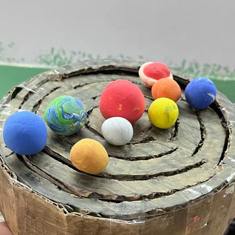 邢台市第二十六中学初中部地理组校园科技节之“制作地球小手工”比赛