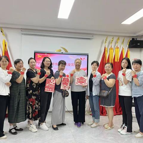 巧手剪纸传情，共筑爱国情怀  ——西影社区开展庆国庆非遗剪纸活动
