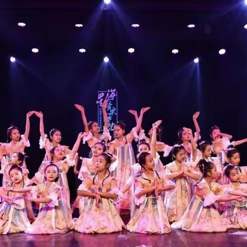 到了学舞年龄，就让孩子去学舞蹈吧！