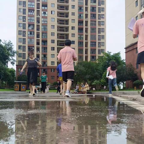 重人科学子三下乡：“青春之声”宣讲团“心系青年心理健康，实地调研护航前行”主题调研活动进社区