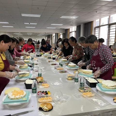 凤凰社区“情系长者，温暖夕阳”项目之长者美食制作