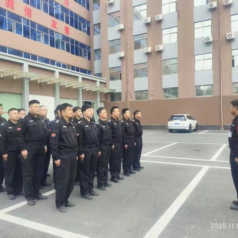 筑牢冬季安全屏障 确山押运大队开展防滑链安装专项培训