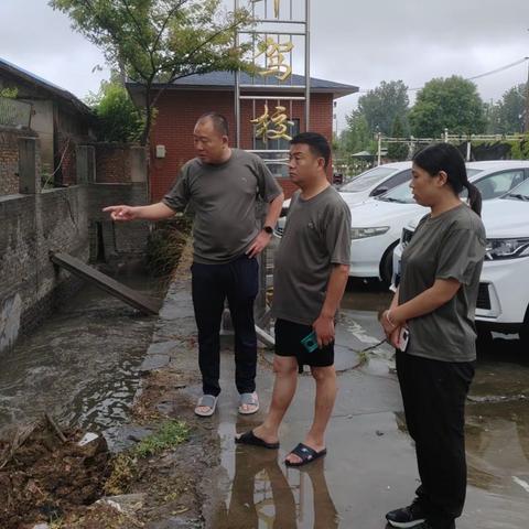 巡河不松懈 防汛正当时——朗公庙镇加强河道巡查，织密防汛安全网