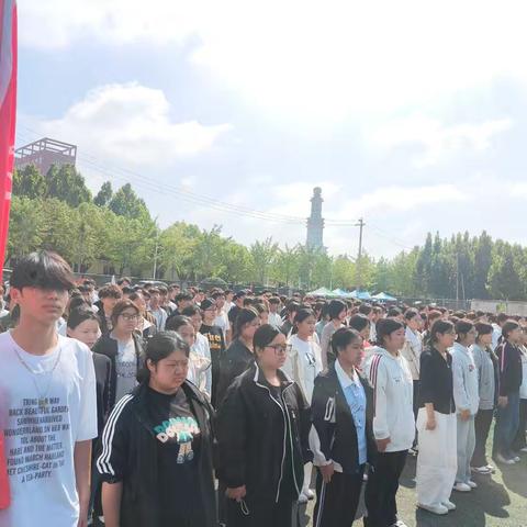 烈日铸军魂，热血写青春