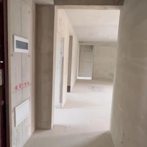 🌟🌟🌟万为江南里高层中间楼层，产权109，4/2/2，客厅看齐通学校，未收房全款更名，报价70w☎️677001