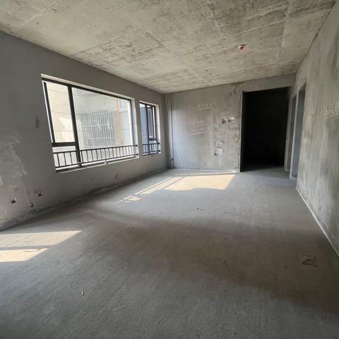 🌟滨江华府产权113清水422户型带外置阳台中间好楼层，新证价格72.8万，内有多套！看房联系66555