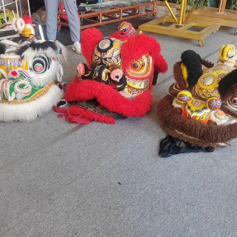 湛江学子“三下乡”：学习狮头制作技艺，深挖匠心非遗文化