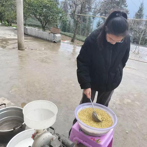 做豆腐——8（17）班 刘家怡
