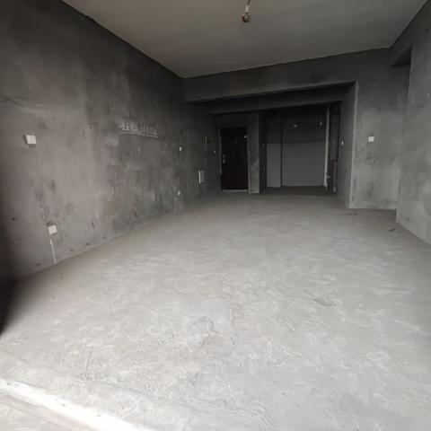 ⭐️🔑玉龙半岛一口价49.8万，72产权实际120平，3/2/2卫中间楼层，不临高铁老证。看房6758