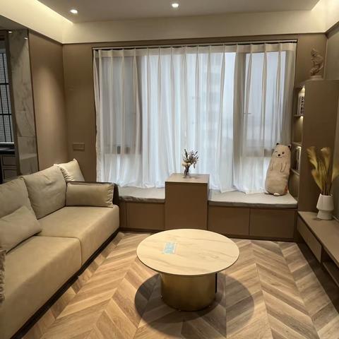 🔑⭐️亏本急售:南湖滨江，房东豪装3/2/1卫，70产权中庭好楼层68.8万老证，看房6758