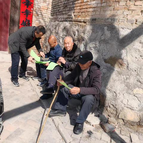 大峪村第二网格员赵艳飞，农村网格员的工作没有豪言壮语，只有曰复一日的坚守与付出，我们是政策的宣传员，予盾的调解员，村民的服务员。