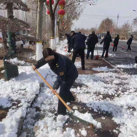 藁城区城管局 持续开展积雪清理作业