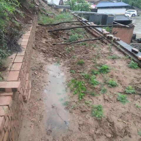 雨天入户排查安全隐患