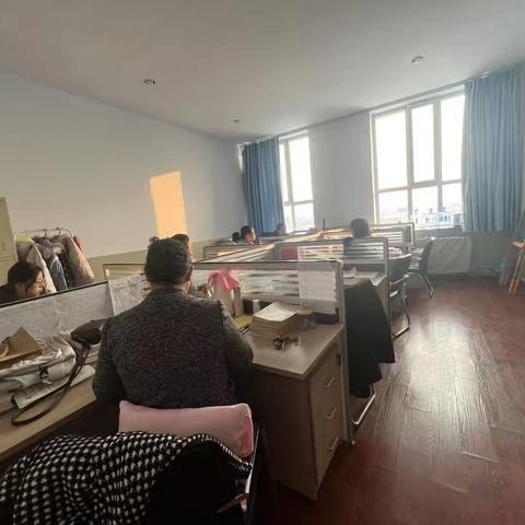 稳步提升，静待花开——记七年级语文组第二次月考成绩分析会