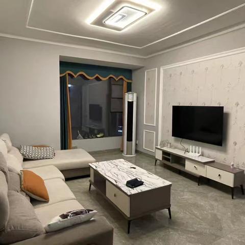 出租:锦泰金樽3/2/2  18800/年，全屋4台空调，现代风装修，房子干净漂亮，房东要求不养宠物。看房联系6065